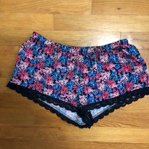 Floral print silky pijama shorts!